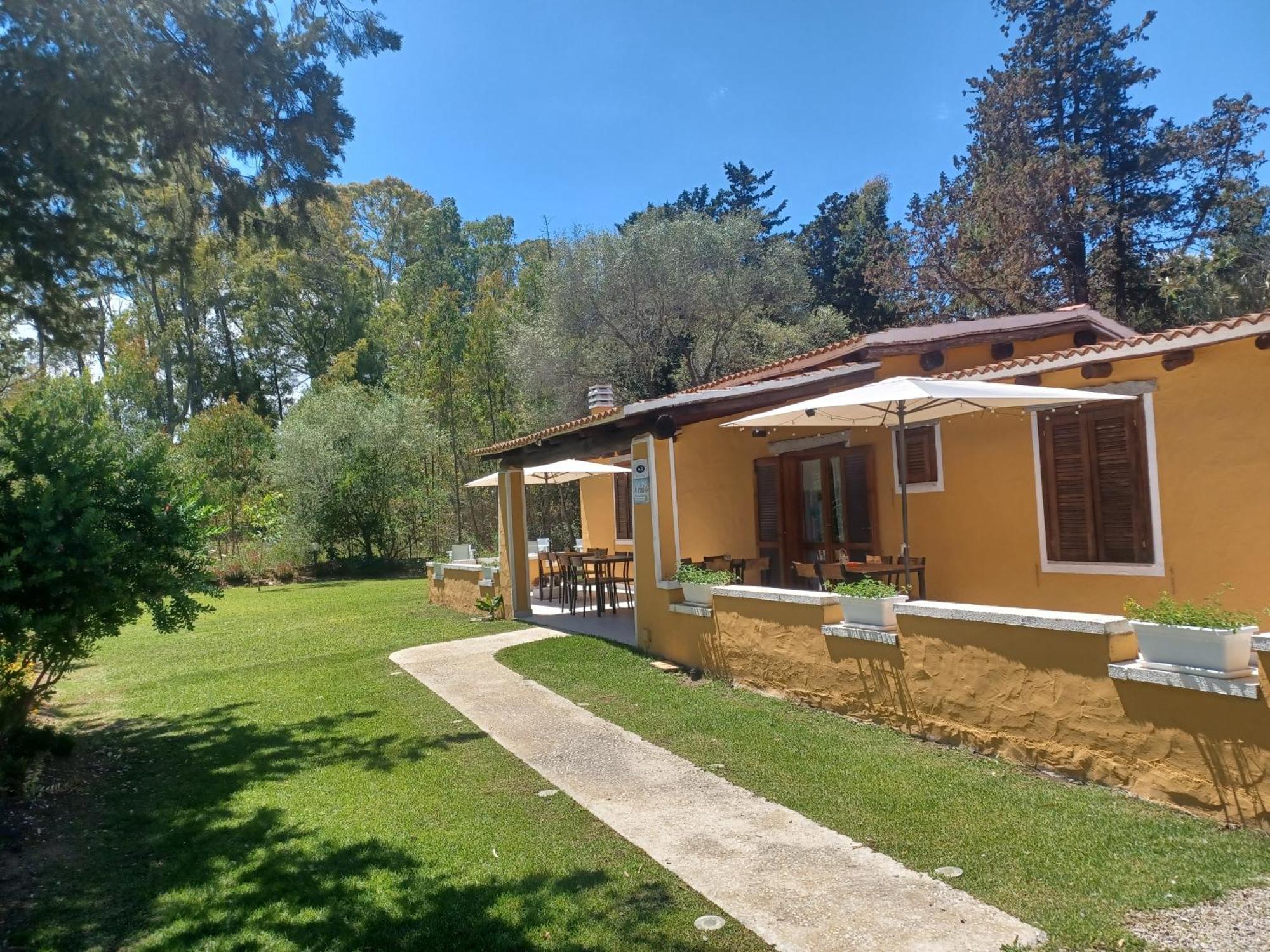 B&B Helios Il Tuo Relax In Sardegna Сан-Теодоро Экстерьер фото